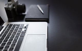 换人完成后的短时间内之后，拜仁被迫调整节奏，成了复盘时绕不开的节点